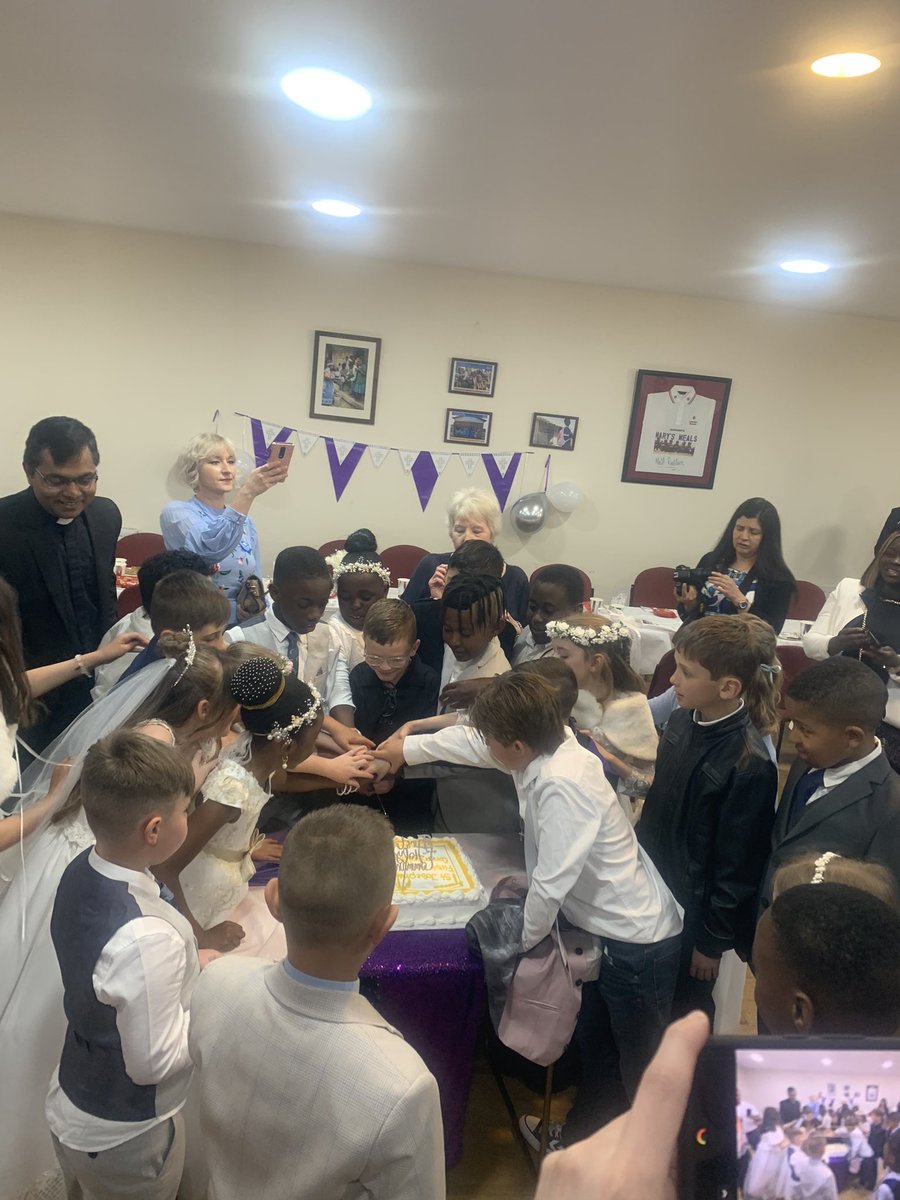 P5_StJosephs's tweet photo. RE: So incredibly proud of these Communicants who received the #SacramentofEucharist for the first time this afternoon. ✝️⛪️🙏🏼

Your hard work in preparation for our special mass was very evident…HUGE congratulations🙌🏻 Enjoy all the celebrations🥳 
#FirstHolyCommunion https://t.co/qBhEd5xzy9