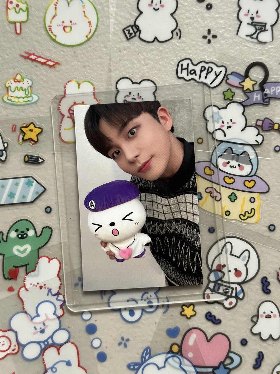 binnie_nonna's tweet photo. #binnie_mails 🐶

JJONGJJONG YEARNER NO MORE 💜

+ prio US exclusives came home + ot8 blanket pc agenda completed 🫶🏻

Thank you so much to @starhwaberries for bringing these home to me ily 🥰💫

#starhwa_thnx 🎀 https://t.co/g4kcb1ngWq
