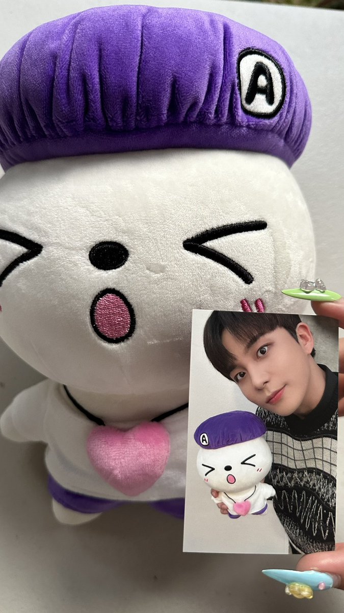 binnie_nonna's tweet photo. #binnie_mails 🐶

JJONGJJONG YEARNER NO MORE 💜

+ prio US exclusives came home + ot8 blanket pc agenda completed 🫶🏻

Thank you so much to @starhwaberries for bringing these home to me ily 🥰💫

#starhwa_thnx 🎀 https://t.co/g4kcb1ngWq