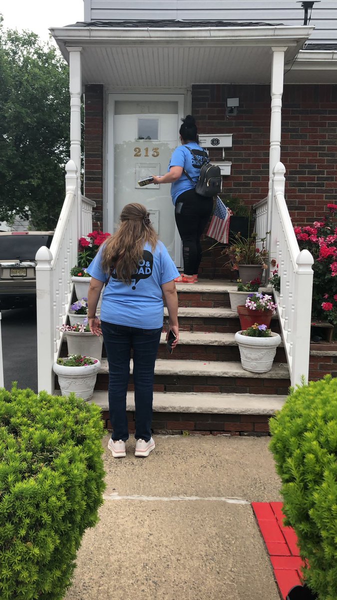 MakeRoadActNJ's tweet photo. 💪🏽We are in full #GOTV mode speaking with Latinx, BIPOC and new citizen voters to urge them to vote early. 

🗳️ Eligible voters can vote early today and Tomorrow. 

‼️And don’t forget Election Day is Tuesday June 6

Do you have a plan to vote?

👉🏾 https://t.co/lpxRbFZfYt https://t.co/kOwXglRkbV
