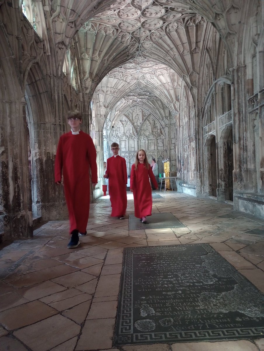 hmkingsglos's tweet photo. The choristers' 111km sponsored walk is under way! Raising funds for @GlosCathedral Music Dept over three weekends - well done, team!! @CSAChoir @KingsSchoolGlos https://t.co/kpFzuTzBjO