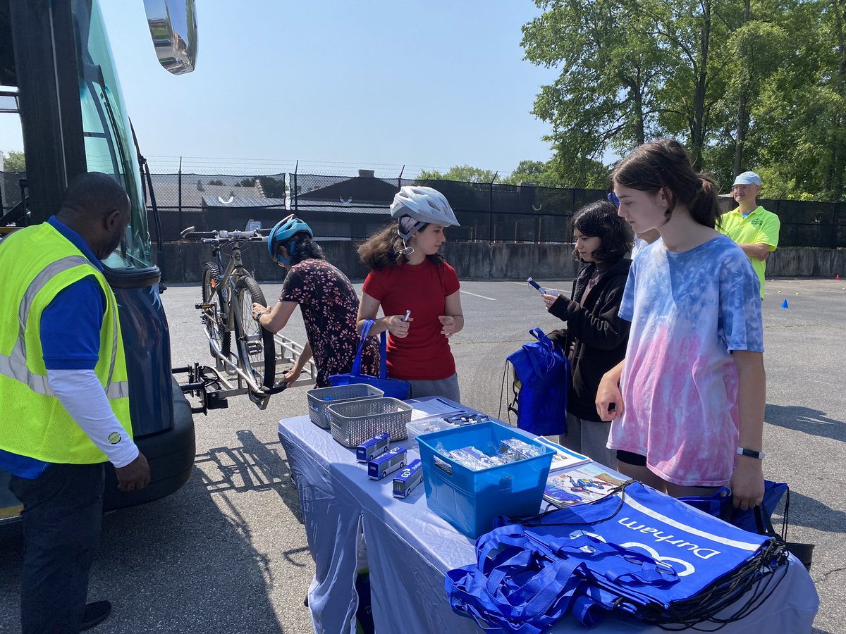 GoDurhamTransit's tweet photo. Putting a bike on a bus is as easy as 1, 2, 3! Thanks @bikedurham for allowing us to teach your biking class on how to put a bike on our buses’ bike rack! If you’re looking into learning how to ride a bike, be sure to visit https://t.co/67i9RzwCxl
#transit #godurham #biking https://t.co/lai132x4QW