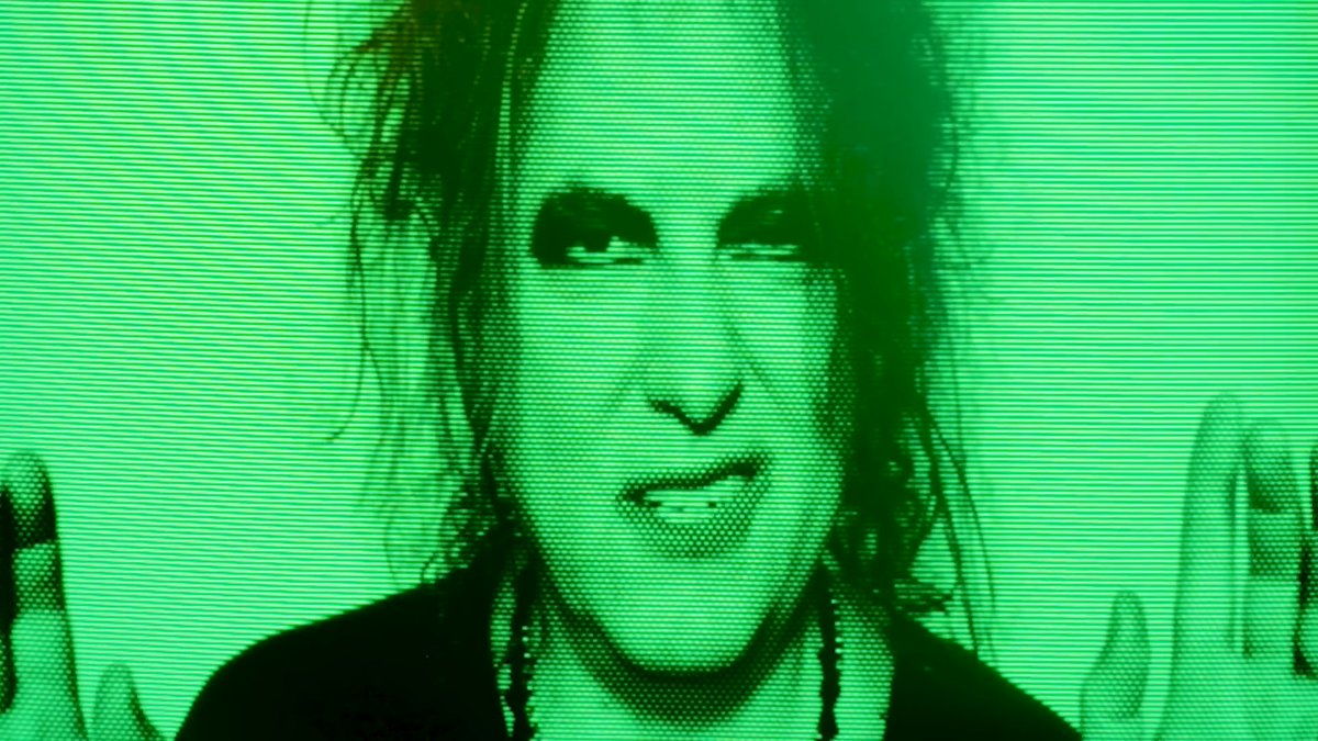 CHVRCHESPEDIA's tweet photo. ⌛ On this day, in @CHVRCHES history...

On June 3, 2021, #CHVRCHES released the music video for #HowNotToDrown, featuring @robertsmith of @thecure 📺🔪🩸💚

@Iain_A_Cook @laurenevemay @doksan 

#IainCook #LaurenMayberry #MartinDoherty #RobertSmith #ScreenViolence #TheCure https://t.co/UncbrSZkQe