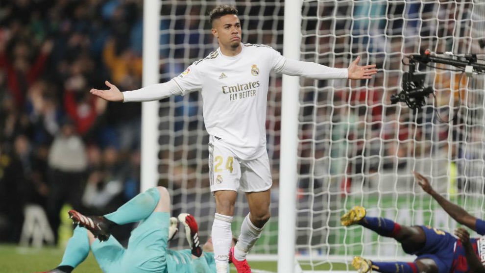 🚨 COMO ASSIM? 

É com imensa tristeza que hoje fomos surpreendidos com a notícia do desligamento do nosso grande ídolo Mariano do Real Madrid. Mariano foi crucial para os grandes títulos dos últimos anos do clube. Sua falta será imensamente sentida e jamais preenchida. 🥺🤍