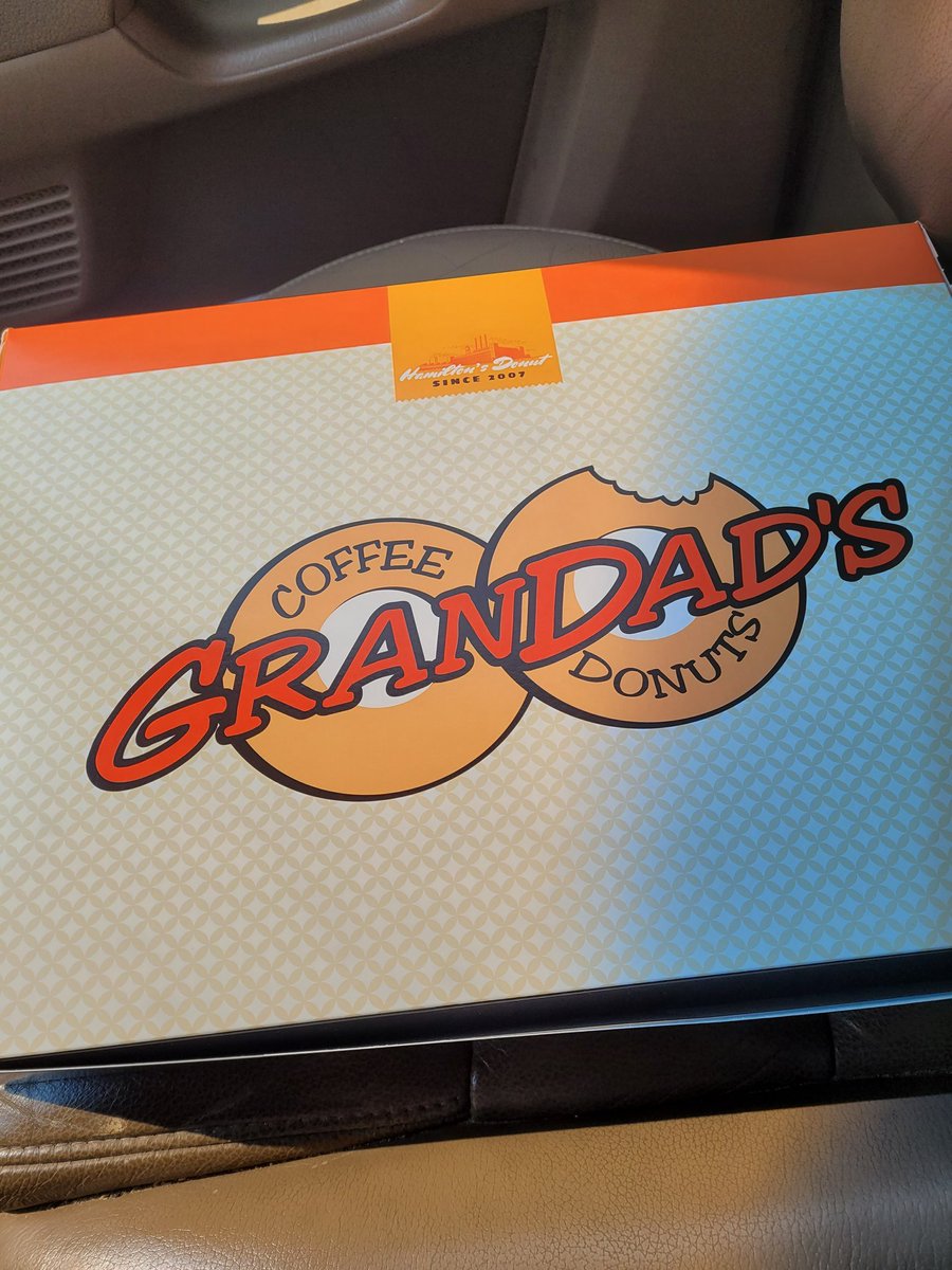 memory_motel's tweet photo. Yeah, baby, the #HamiltonON icon is back.  Can't wait for the first bite of #walnutcrunch.  #GranddadsDonuts https://t.co/y2qOa98cLV