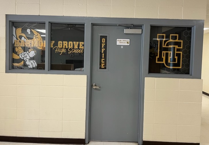 GC_Image's tweet photo. Our creative director @C2CDesign1 killed it on these new window perfs at Harmony Grove High School in Arkansas!! We always enjoy working with the Hornets!!
#gcifamily #custombranding #windowperfs https://t.co/tXqNCee4MY