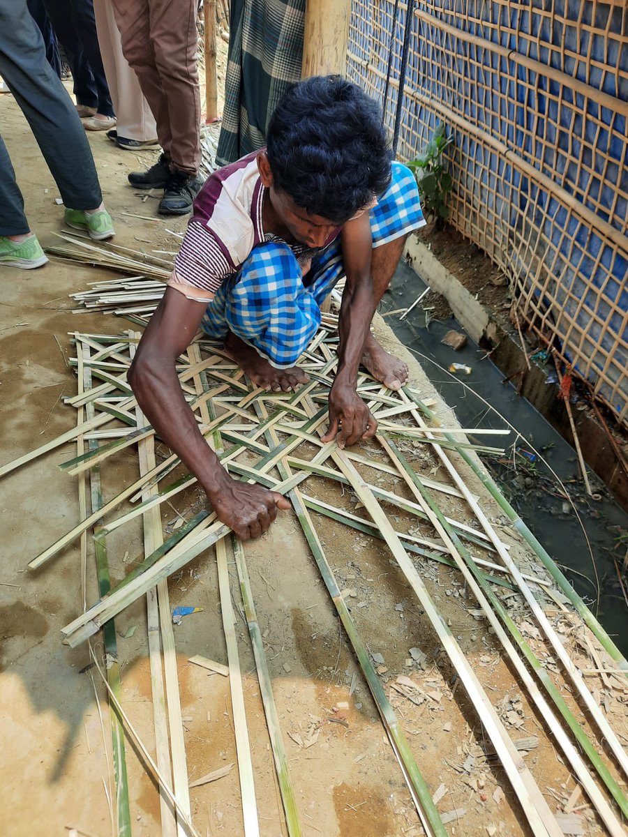 KellyTClements's tweet photo. Mixed emotions after day w/#Rohingya refugees, hosts &amp; partners - while good work to link @RohingyaResp w/ private sector expertise, site &amp; shelter solutions not happening fast enough w/ precarious living for most. Durable housing, livelihoods needed for more. Food cuts dire. https://t.co/3ghusFMSIA