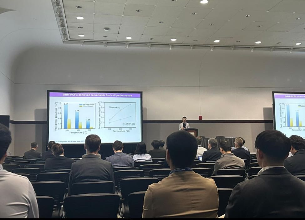 FanLiu1995's tweet photo. Very happy to deliver my talk at 18th SOFC symposium with 243th ECS meeting at Boston @ECSorg, about PCFCs for power generation, chemical manufacturing and greenhouse gases mitigation. Thanks for all supports! https://t.co/HTudjWLNyk