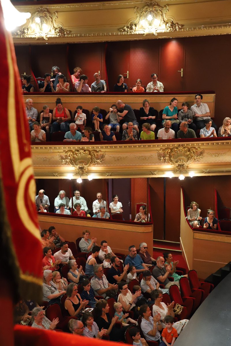#LeGrandBoum | Sing and Smile un programme enthousiaste interprété par le CJ2, qui rassemble la CHAM chant choral du collège Clotilde Vautier, à #Rennes et le chœur de jeunes du <a href="/CRR_Rennes/">Conservatoire Rennes</a> !
À retrouver demain à 16h, place de la mairie !
👉 bit.ly/legrandboum-si…