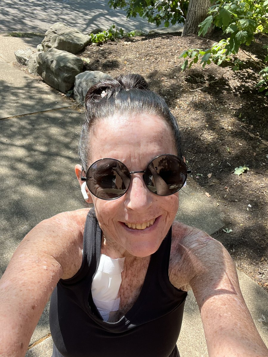 Lori Plung tweet media