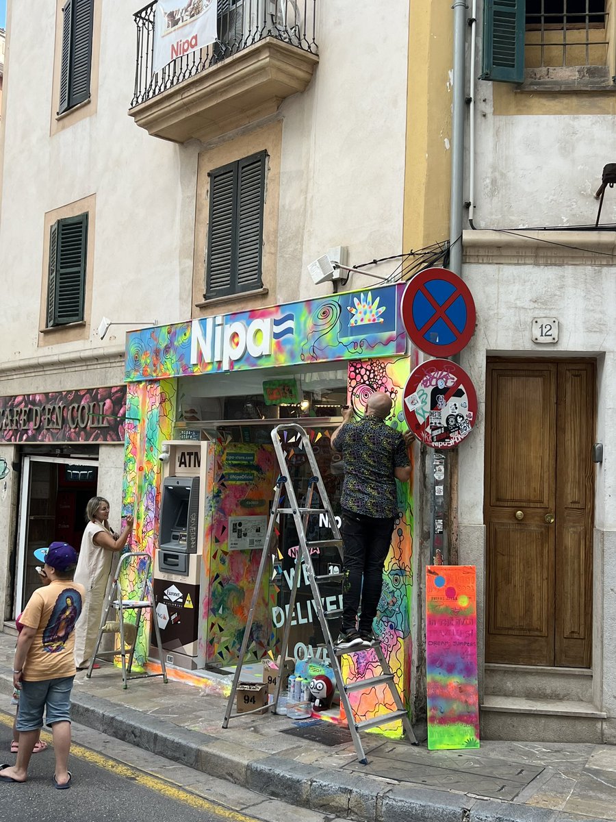 palmaferida's tweet photo. Aixó está permés en el casc antic? 
@ajuntpalma @hila @JaimeMartinez @popularespalma @PSOEPalma @Vox_Palma @Neustru 

📍Plaça d’en Coll https://t.co/XAKDnZ4Wgr