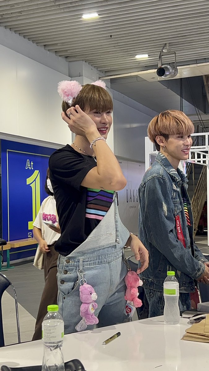 l_kxtx's tweet photo. น้องแมว ตต กับแคร์แบร์คู่ใจจจ🫶🏻💕
#IdolExchange
#TitleNattakit https://t.co/H7WbBGQ3F9