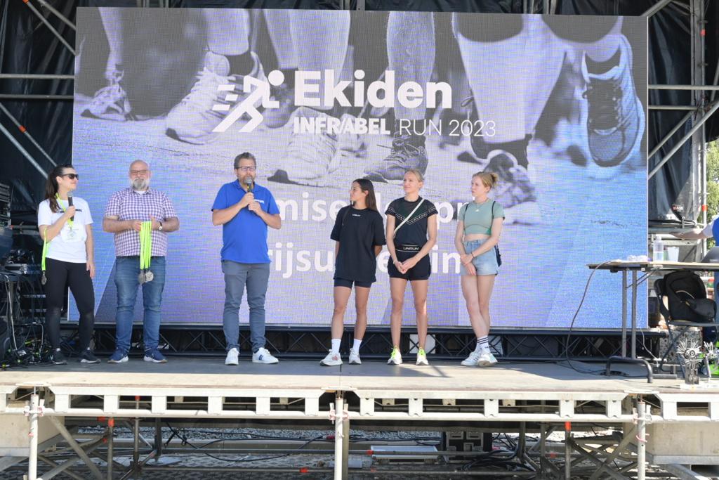 ‍Het was een eer om deze prijzen te mogen uitreiken met #CamilleLaus, #MargoVanPuyvelde en <a href="/ClaesHanne/">Hanne Claes</a>, drie topsporters die vandaag ook van de partij waren😎🏃‍♀️