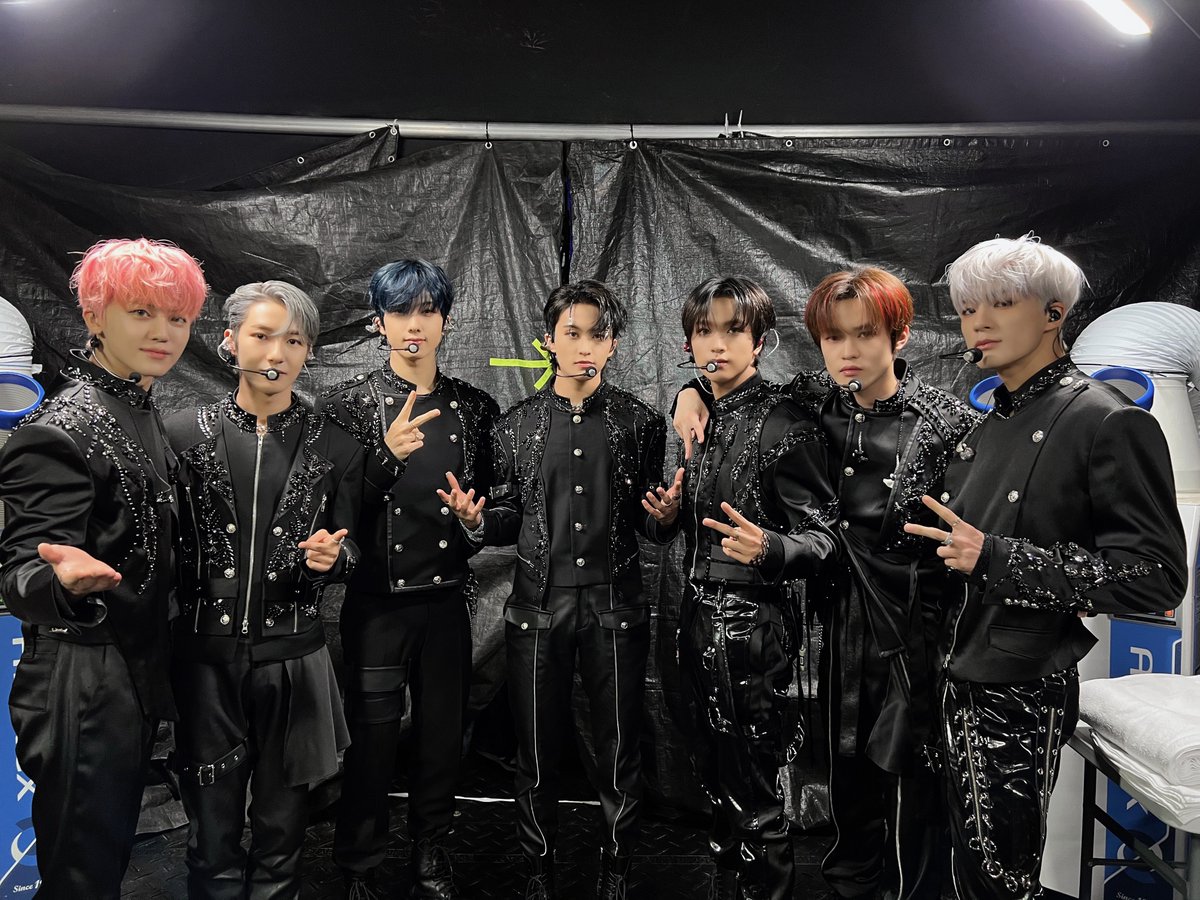 NCTsmtown_DREAM's tweet image. 꿈 같았던 3일이 지나갔습니다
마지막에 Dear DREAM, Graduation  부를 때 진짜 울컥했어요 하
그리구 아까 말하지 못 했던 게 있는데 
인생은 끝이 정해져 있으니 순간순간이 너무나도 소중한 거 같아요 그 순간들이 행복하다면 더 더 좋을 테니 우리 같이 많은 행복들을 만들어가요!!!

#NCTDREAM