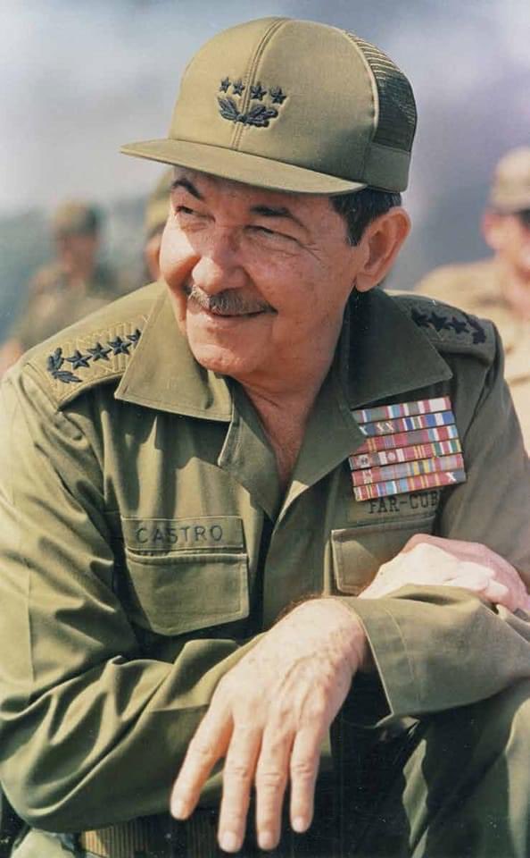 ❤️Feliz cumpleaños, a nuestro querido Raúl Castro. 
Que honor tenerte presente a tus 92 años 🙌🏻
#feufcmmorón
#LatirAvileño
#FEUdeCuba