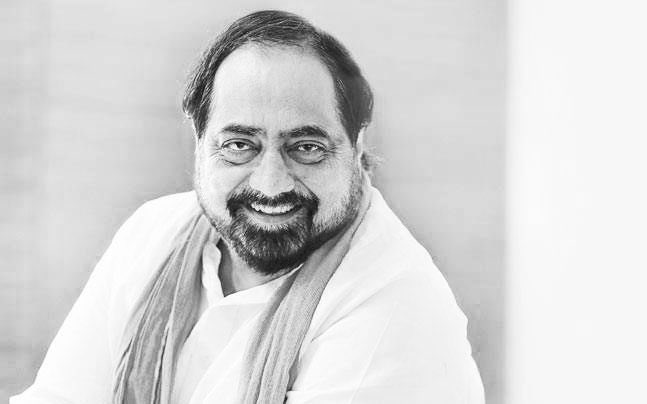 yadavakhilesh's tweet photo. Deeply saddened by the demise of the legendary theatre actor and director Aamir Raza Husain. He was a true icon of Indian culture and his contributions to the world of theatre will be remembered for generations to come.

My thoughts and prayers are with his family and friends during this difficult time.