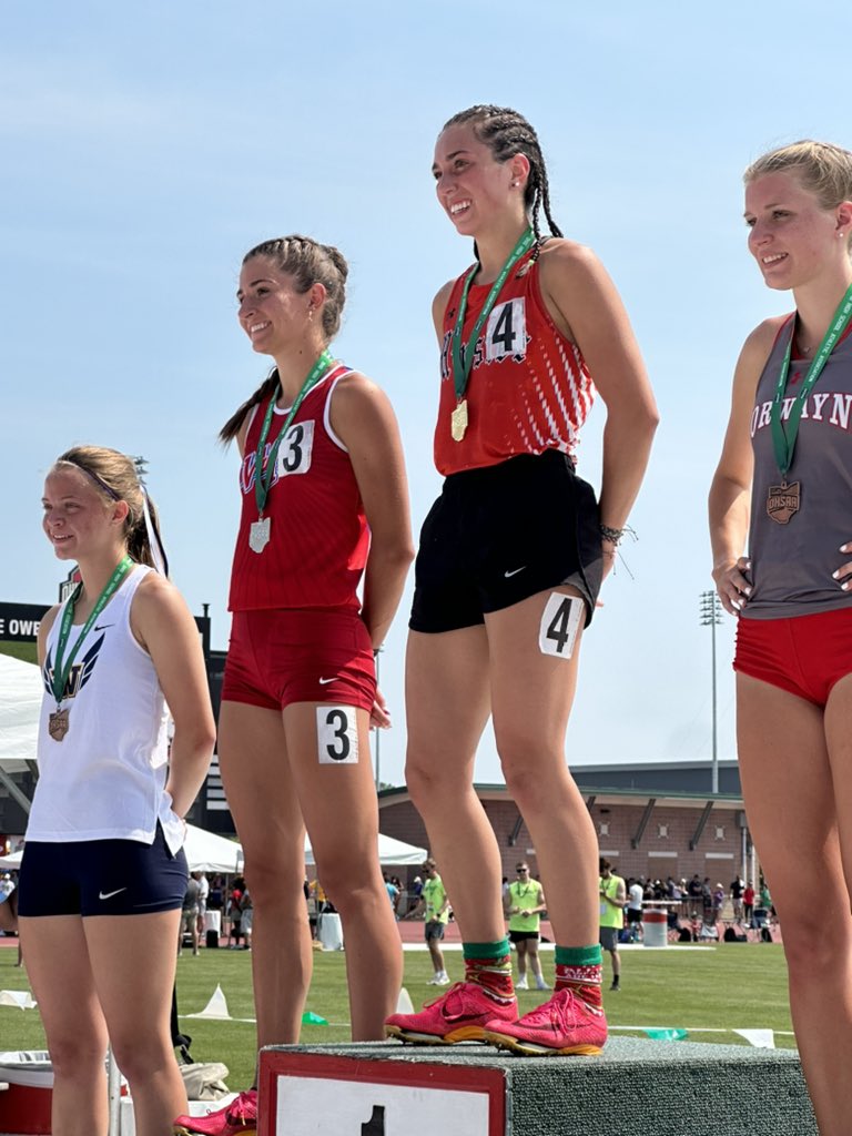 WOSNScores's tweet photo. 🚨STATE CHAMP ALERT 

Minster senior Taylor Roth is a back-to-back STATE CHAMP in the girls 800 meter run with a time of 2:11.72

Wayne Trace’s Sydnee Sinn 2nd with a time of 2:15.71, 20 minutes after breaking the 400 State record!

Congrats to both girls! https://t.co/WIr8VY2Txs