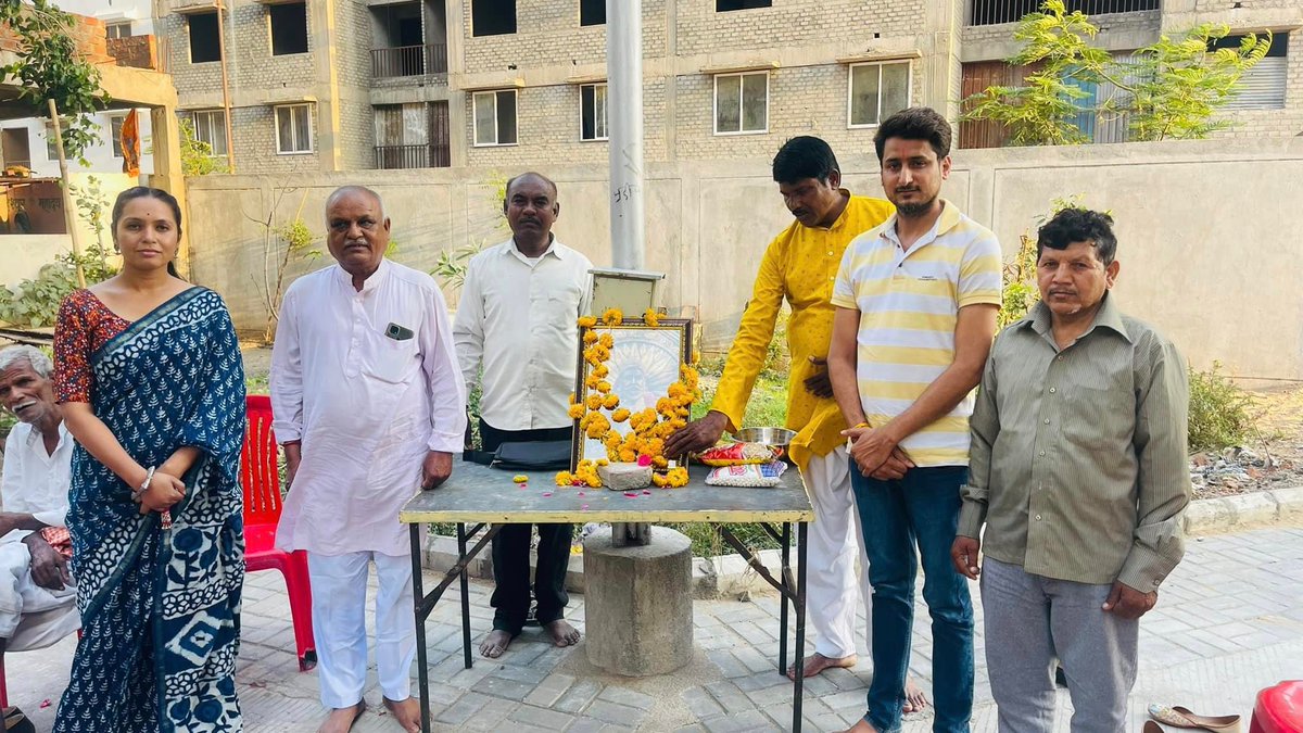 shuklamindore's tweet photo. कल भूरी टेकरी अरावली परिसर पर “हिंदू साम्राज्य दिवस” के अवसर पर आयोजित कार्यक्रम में उपस्थित हुआ । मुख्य रूप से वक्ता के रूप पे डॉ समीक्षा दीदी,नगर सेवा प्रमुख हरि वल्लभ गुप्ता जी, भाजपा नेता विजय राय जी, लखन जी, नर्मदा जी, मातृ शक्तिया, बच्चे एवं रहवासिगण उपस्थित रहे ।
#Ward76 https://t.co/kOVcZ2ZKmR