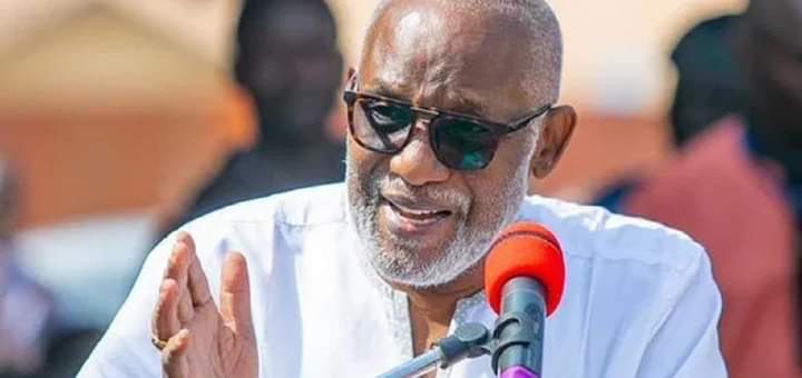 KwaraOre's tweet photo. Breaking News: Gov Akeredolu Is Dead. https://t.co/nniWld2ws3
