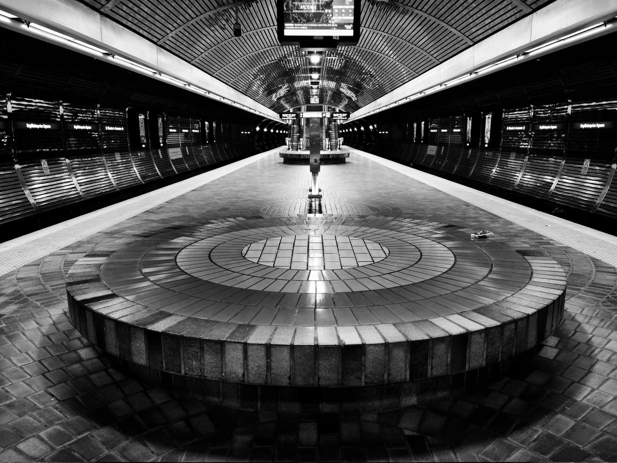 Late night commute, Edmonton

#LateNight #commute #Edmonton #lrt #ets #bay #station