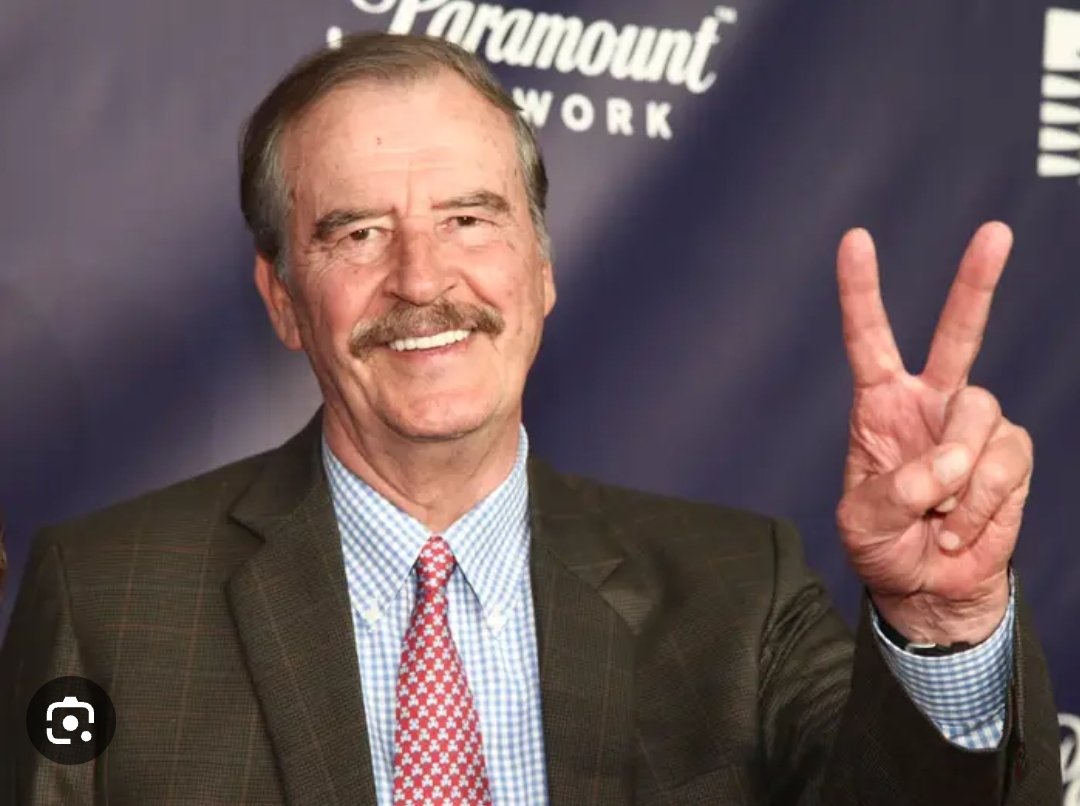 MoniqueLaBachs's tweet photo. ¿Qué es para usted @VicenteFoxQue?

A) Pelele
B) Traidor
C) Títere
D) Corrupto
E) Miado
F) Todas las anteriores!😉 https://t.co/SHMkRQzIhw