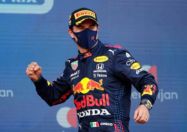 Milenio's tweet photo. 🚨 #ÚLTIMAHORA 🚨

Checo Pérez queda ELIMINADO de qualy de GP de España; saldrá de puesto 11

https://t.co/IdRbRW1Puc https://t.co/KXvPDFztJq