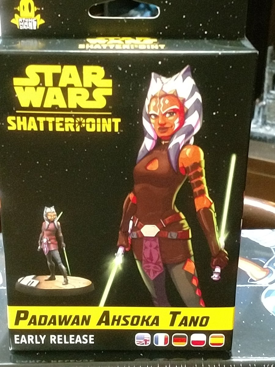 d6gcraig's tweet photo. Very excited! Special thanks to #TheComicStore of Nashua, NH for the preorder. No one else in the state knew what I was talking about or didn't respond. My excitement is mainly from 3rd party video batreps, so a big thanks to them as well! Now I just need to finish those rebs... https://t.co/LIXZed9ga9