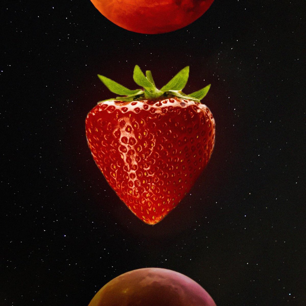 Is this the Strawberry Moon everyone’s talking about? …asking for a friend. 🌚 #crosbytx