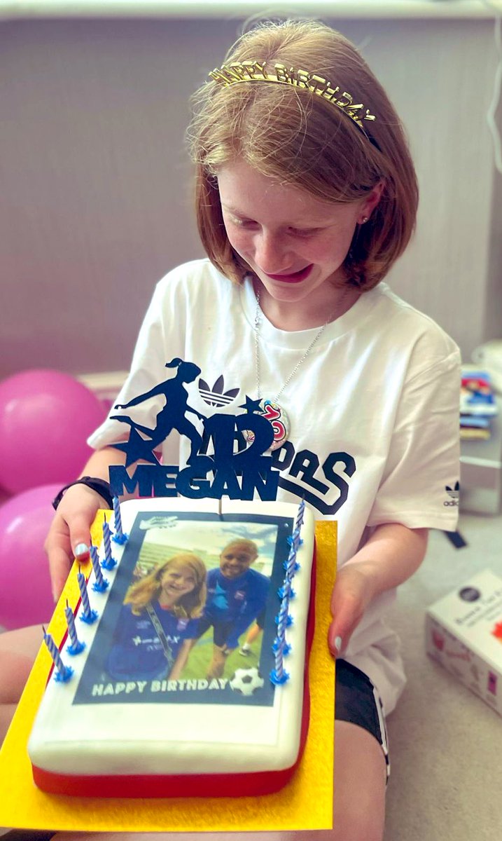 MrsEmiles17's tweet photo. Happy 12th Birthday to our @IpswichTown loving daughter! She absolutely loved her @wesley__burns birthday cake!! 💙💙 #wesburns #birthdaycake #Ipswichtownfootballclub #ipswichtownfunday @wesley__burns https://t.co/WlRXToryRc