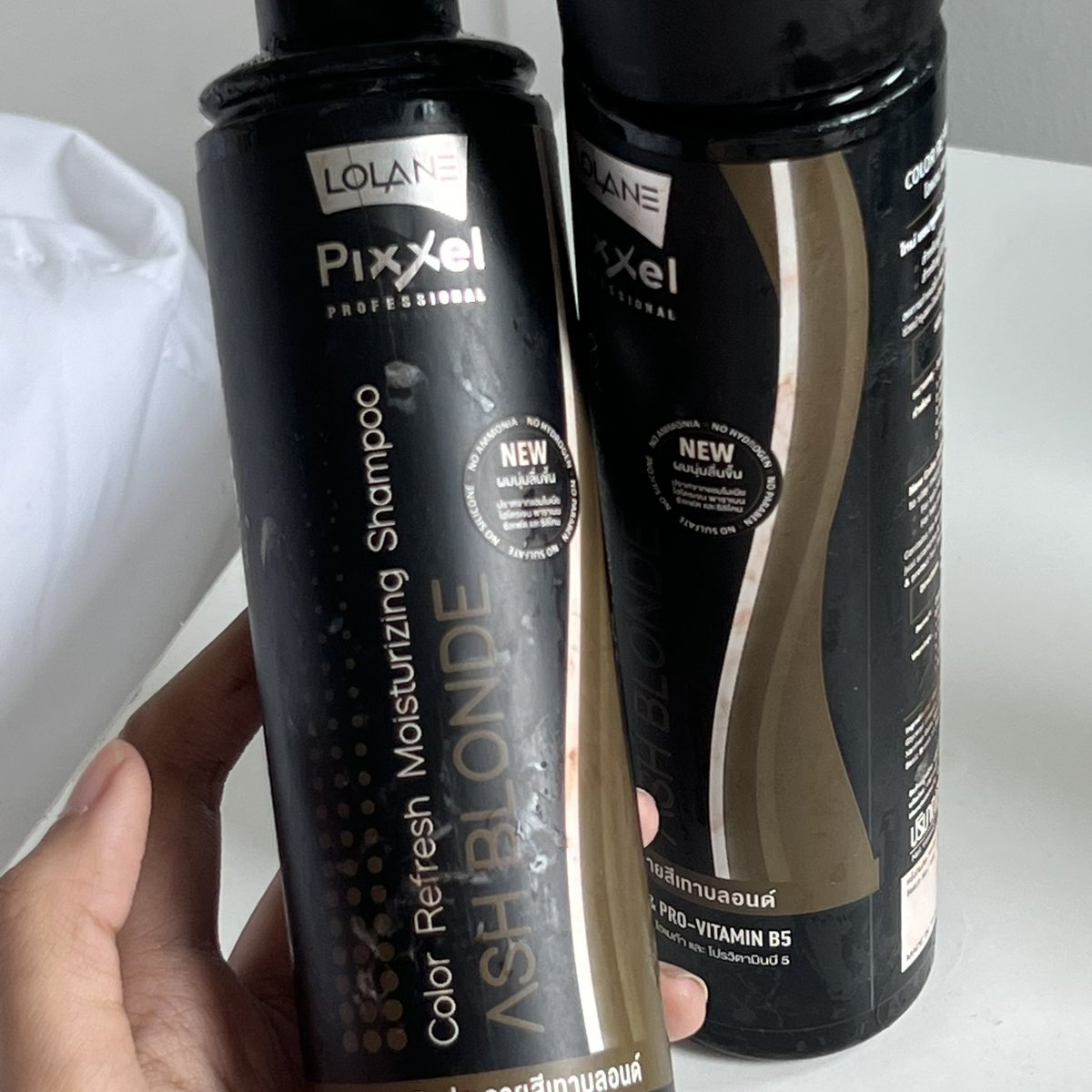 มีแต่คนชมสีผม🥹 ใครอยากสีผมติดนาน สีผมสวยไปหลายเดือนจนคนทักแบบเรา แนะนำ lolane pixxel ดีมาก สีผมไม่ค่อยเฟด มีทุกเฉดสี พี่ช่างทำผมแนะนำมา แนะนำหมักไว้กับครีมนวดผมจะนุ่ม ราคาน่ารักด้วย เดอะเบสแชมพูม่วง

: s.lazada.co.th/s.jE9UB?cc
: shope.ee/504DJvnuc5