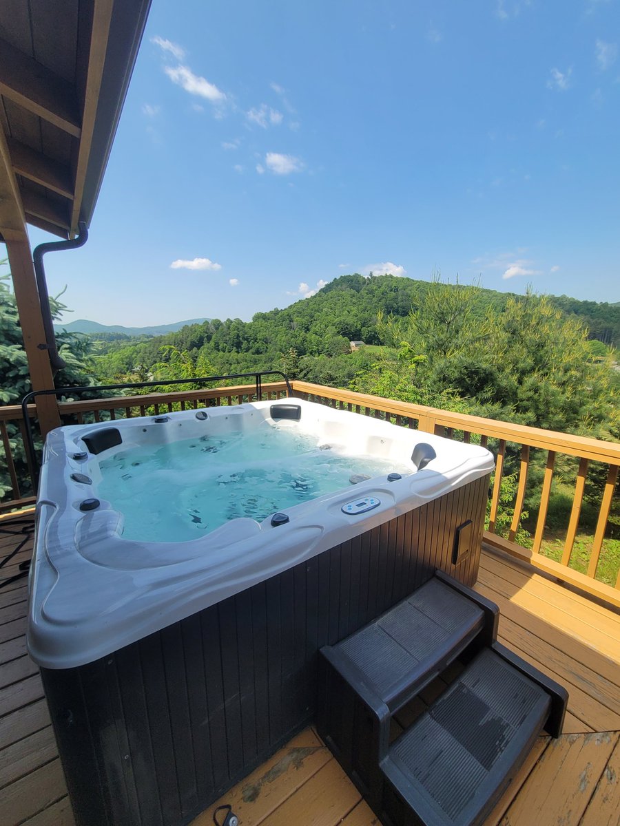 SilverFox_Red's tweet photo. My view for this weekend. Who wants to join me in the hot tub? 👀😉

#irl #notaigenerated #vacation #nsfwacc #hottub #cabin #mountains #dmsopen #nsfwtwt https://t.co/ivClldvO85