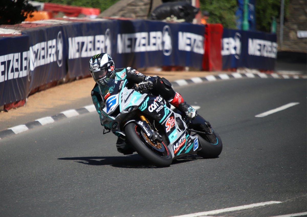 GTHpicsnaps's tweet image. Congratulations #michaeldunlop 22 wins. Image GTHpicsnaps