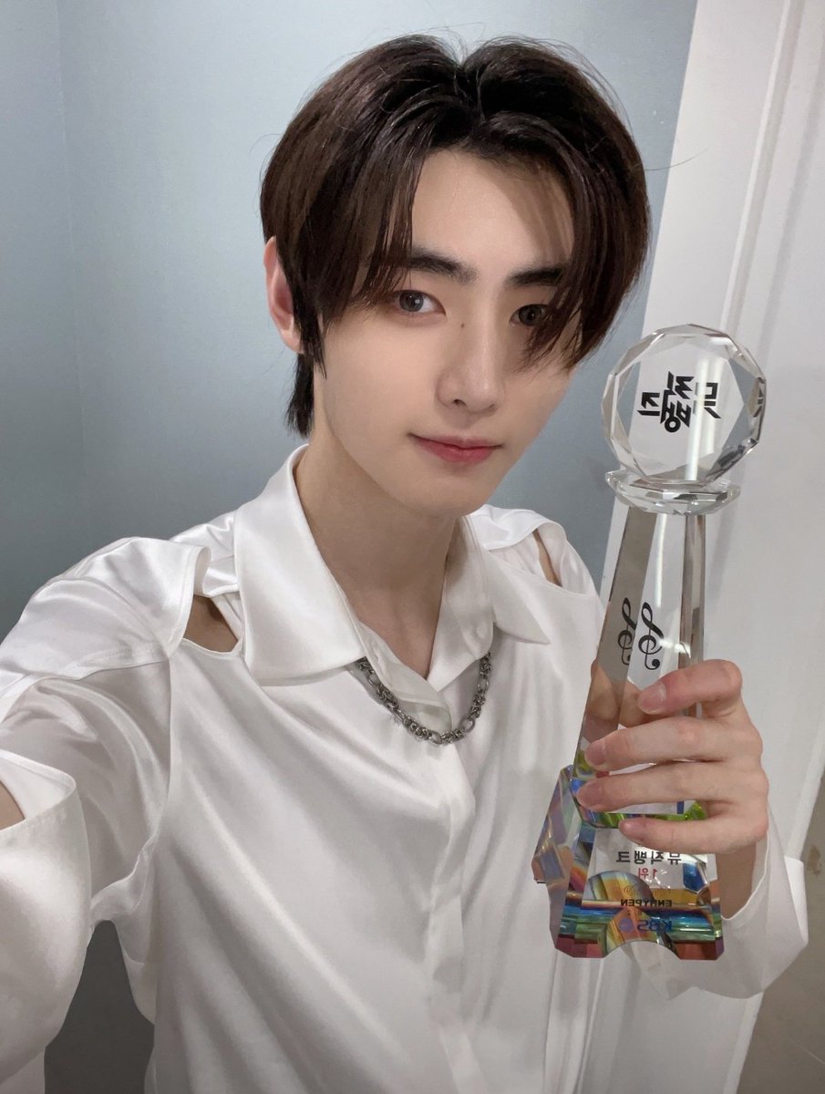 jongseongboy's tweet photo. sunghoon came home on weverse ! 🥰 https://t.co/tkEASC8ZJv