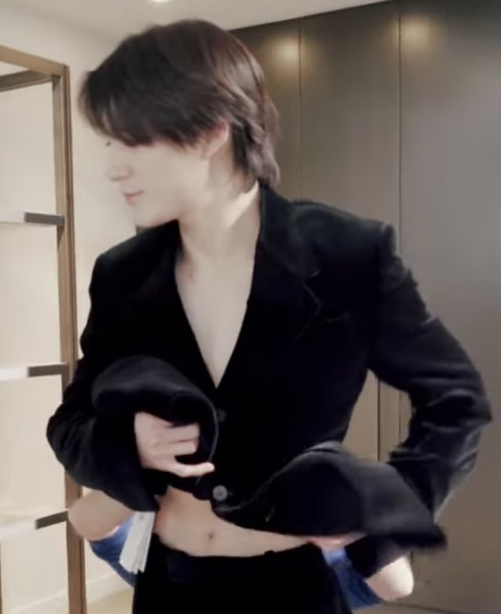 까우 lll tweet media