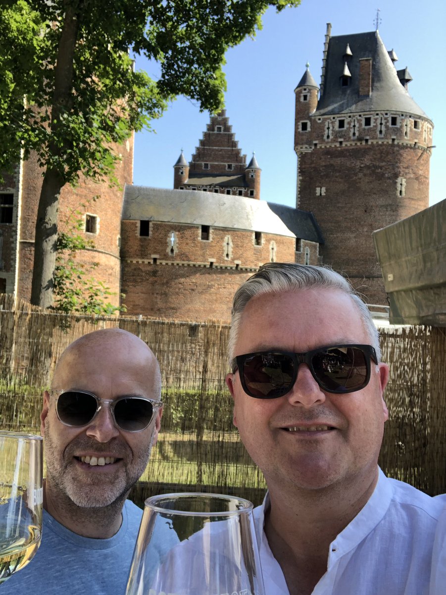 JoostVF's tweet photo. Rara waar zijn wij? #LeWine #Bottlefest met @Karl_Drabbe Ons eerste festivalletje sinds jaren 🍷🥳 https://t.co/wEopukHub0