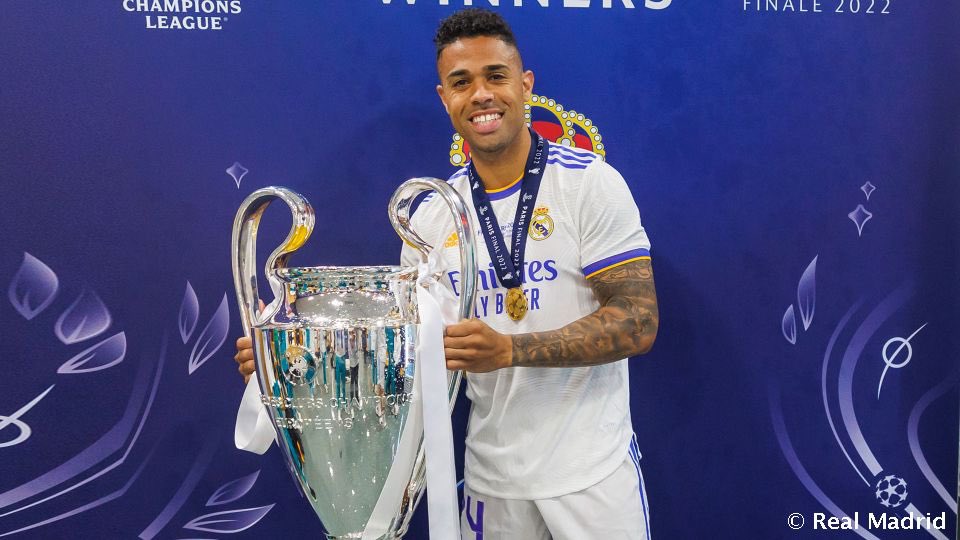 Mariano Diaz’ın Real Madrid kariyeri;

🏟️ 84 Maç
⚽ 12 Gol
🅰 3 Asist

2x 🏆 Şampiyonlar Ligi
3x 🏆 La Liga
2x 🏆 İspanya Süper Kupası
2x 🏆 Fifa Dünya Kulüpler Kupası
2x 🏆 Uefa Süper Kupa
1x 🏆 Copa Del Rey