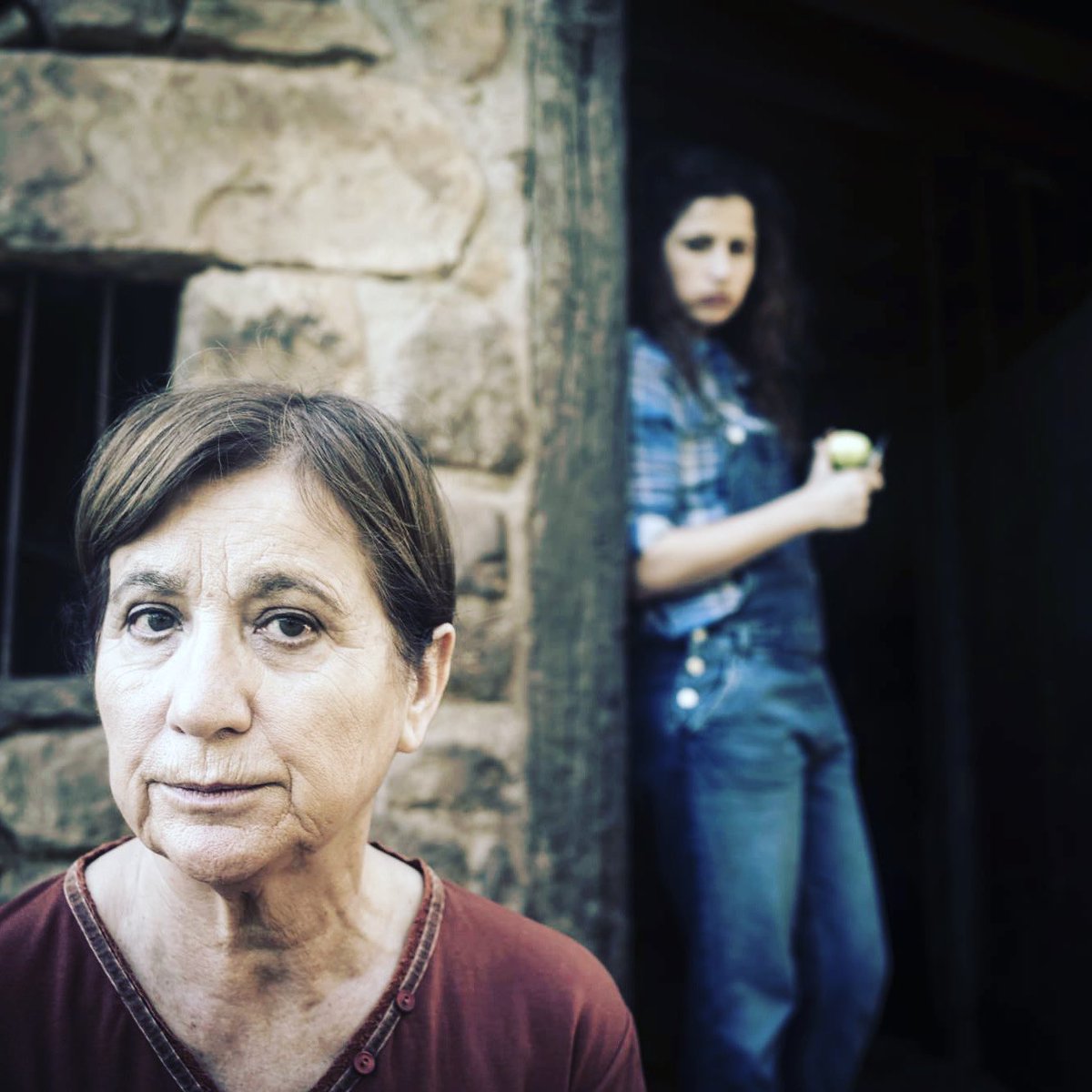 elprincipal2014's tweet photo. No te pongas chungo y RESERVA YA para el 17 de junio. Nos traemos a casa lo mejor de @ciaestherlastra en primerísima fila y sólo para 30. Una madre y una hija al borde de la crisis total, la mejor obra de Marsha Norman SÓLO LLAMANDO AQUÍ: 606897950.¡Hazte un Principal! #santander https://t.co/cEzoVY70LL
