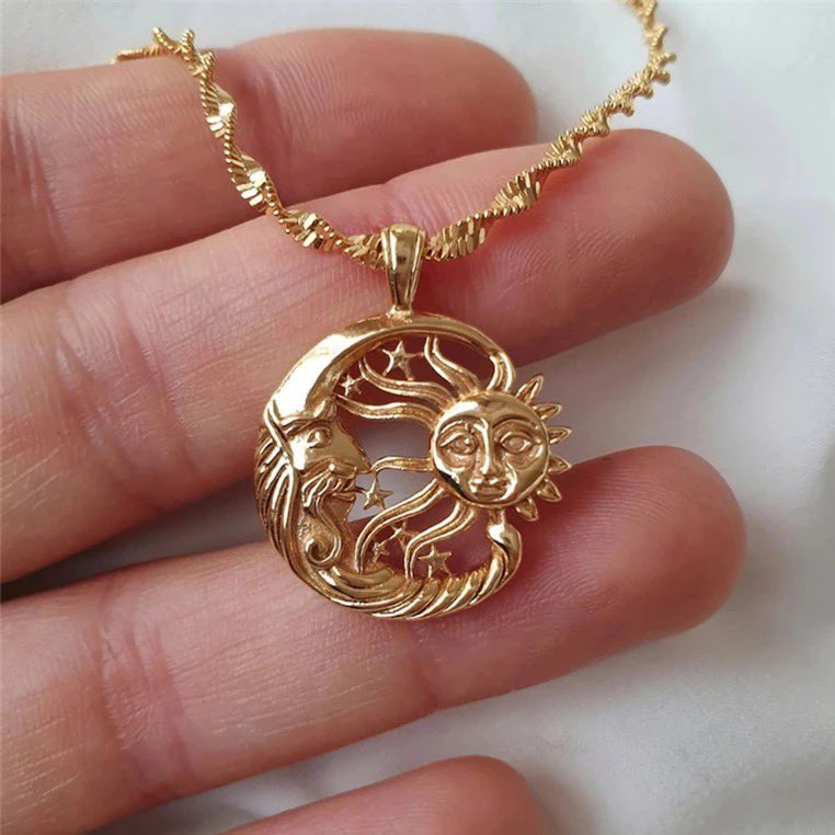 prettiestavenue's tweet photo. sun and moon necklace ✨ https://t.co/oDtJfAjF6T