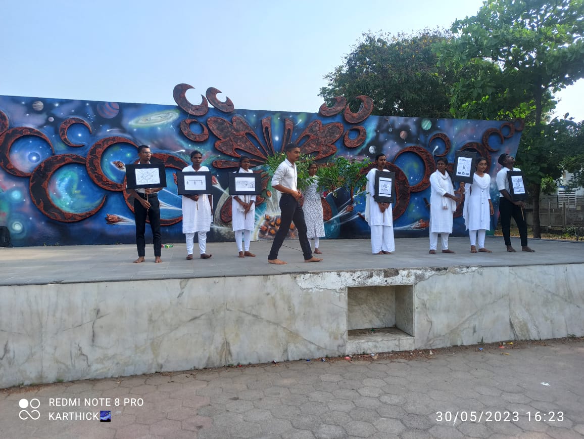 NccKcg's tweet photo. Cadets of KCG NCC company have successfully conducted an event "Mission life, a Nukkad Natak for Bad effects of plastics".

We are proud of sharing here that we could reach out everyone.

#ChooseLiFE #MissionLiFE  #missionLife #HQ_DG_NCC #NCCDte_TNPAN #tnbnncc https://t.co/NMhK7bDv4E