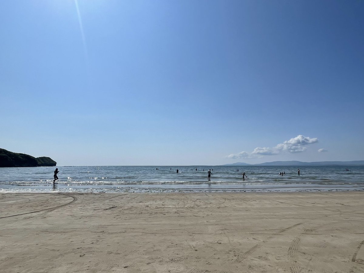 QueenG1987's tweet photo. Rossnowlagh Beach 😍#BankHolidayWeekend #donegal ☀️ https://t.co/RogEKwpJk7