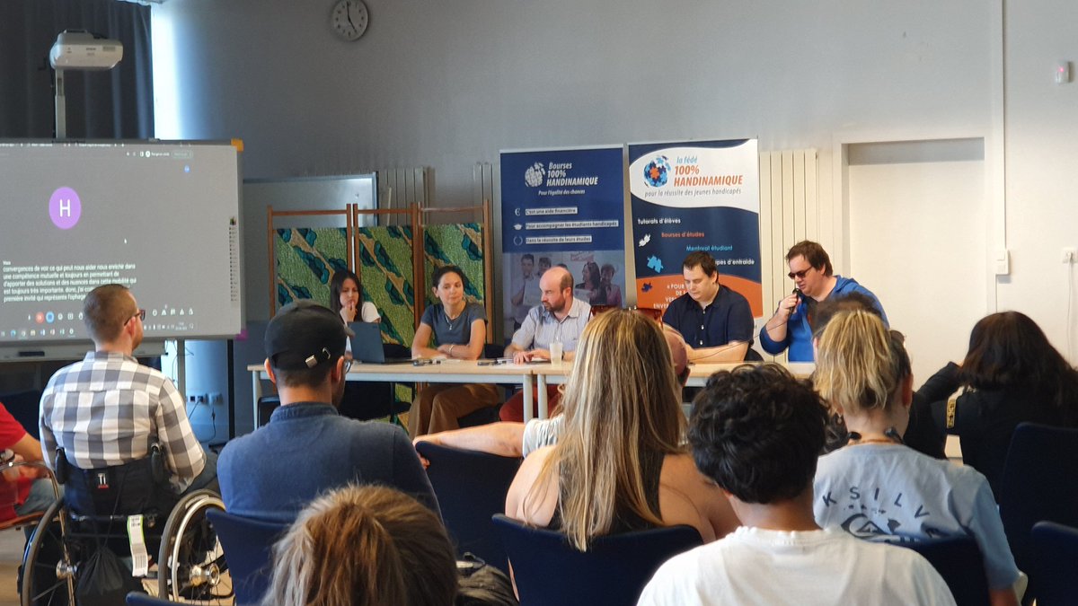 Pauline_Lvnt's tweet photo. Cloture de cette 1ère journée @100Handinamique, par une table ronde sur la #mobilité internationale des jeunes en situation de handicap 🌍

Un sujet qui fait échos à notre travail sur la mobilité des étudiants en #santé, pour répondre aux enjeux de jeunesse &amp; de santé publique ⤵️ https://t.co/zJXy3ZvXIX