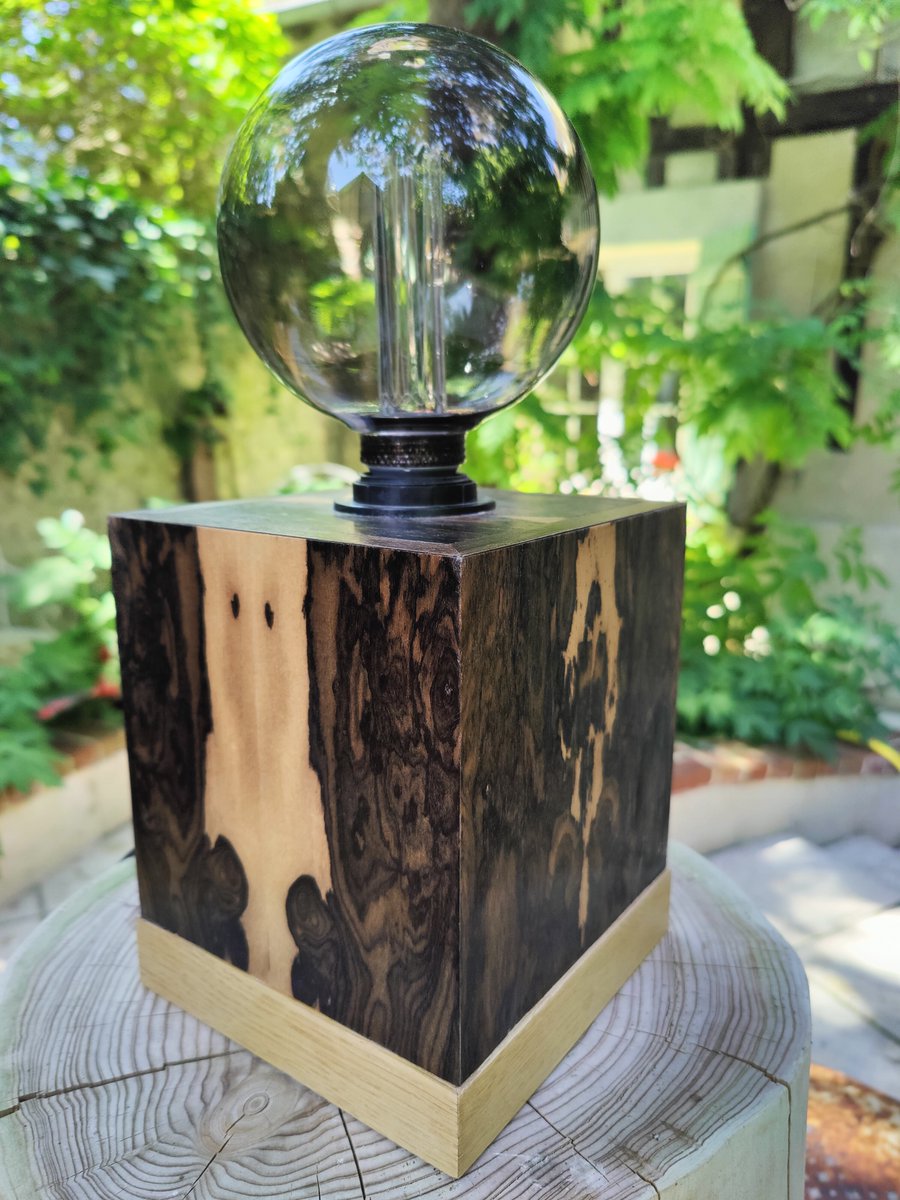 Labo_Voluptas's tweet photo. Lampe bois ébéniste "Dupetit Thouars" Lampe à poser d'ambiance. Composée de cinq carreaux plaqués Ziricote sur une base en chêne naturel #lampebois #luminairebois #lampeebeniste #woodworking #ziricote #madeinfrance #fabriqueaparis https://t.co/VBSsytaZ6B