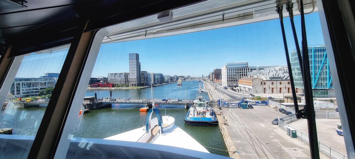 Fine view of Dublin's River Liffey from the bridge on @swanhellenic SH Vega today #travel #expedition  #ireland