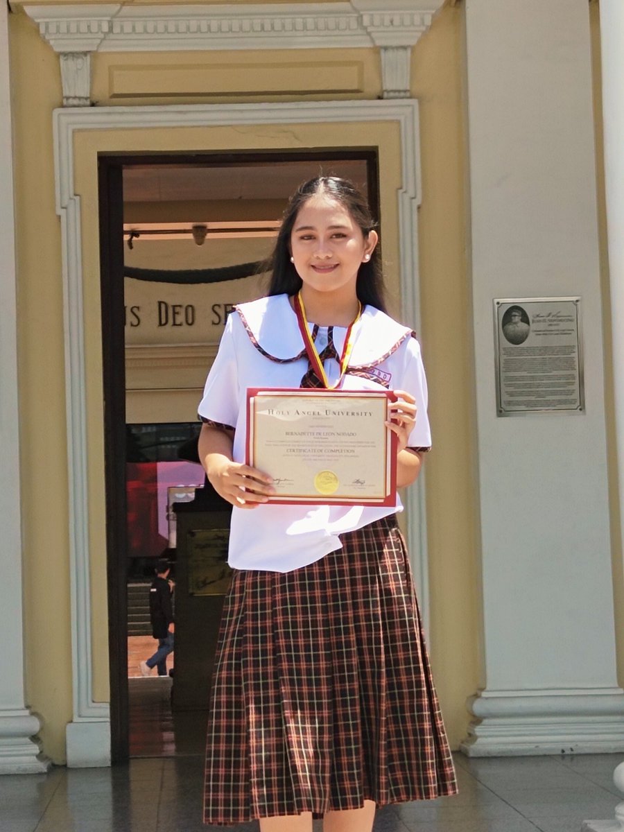 BernNodado's tweet photo. 👩🏻‍🎓 The dreams I planted, finally blossomed! 🌻 New Journey, Here I Come! 🌹 – Bern D. Nodado (@BernNodado)

🏷 #MovingUp #ClassOf2023 #Graduation #MovingUp2023 #MovingUpCeremony #JuniorHighSchool #Completer #Hau #HolyAngelUniversity #NewProfilePic https://t.co/rW74yahas1