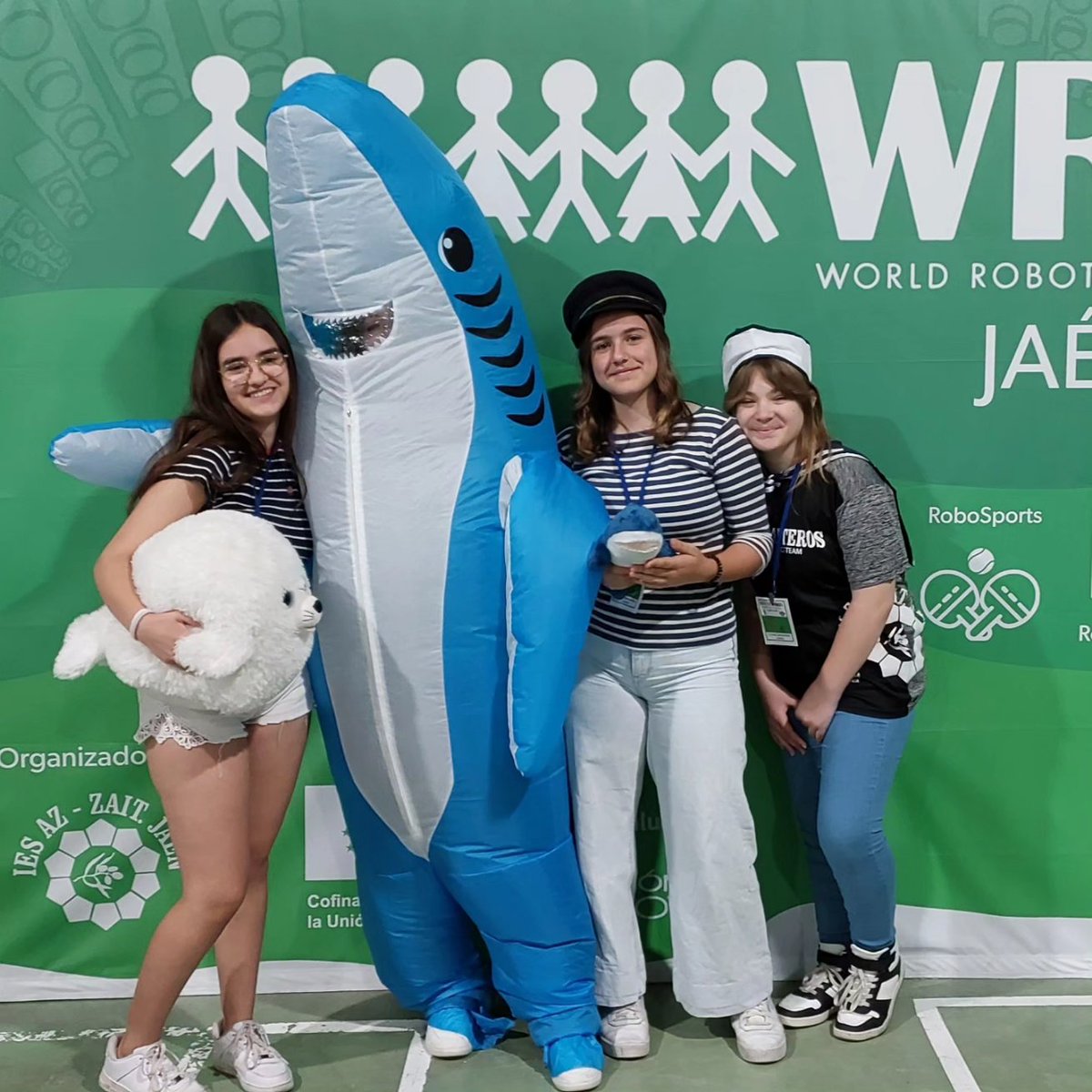 IESAZZAITjaen's tweet photo. Impresionante ambiente vivido en #WROJAEN2023 , Equipos de 4 localidades distintas representarán a la provincia en la final nacional de @wrobotoes .
El @IESAZZAITjaen estará en Future Innovators con Azzaiteras Oceanix (grandísimo proyecto) y en RoboSports con Azzaiteras Maluga https://t.co/9jW8Um33r2