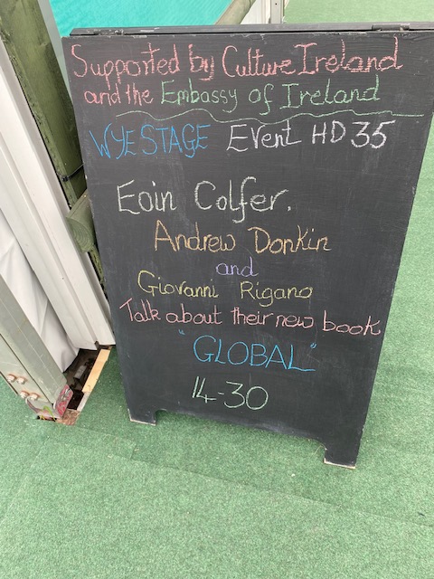 #GlobalGraphicNovel event at Hay Festival yesterday.  Brilliant book...brilliant event! @EoinColfer @AndrewDonkin @rigano_giovanni 
throughthebookshelf.com/reviews/hay-fe…