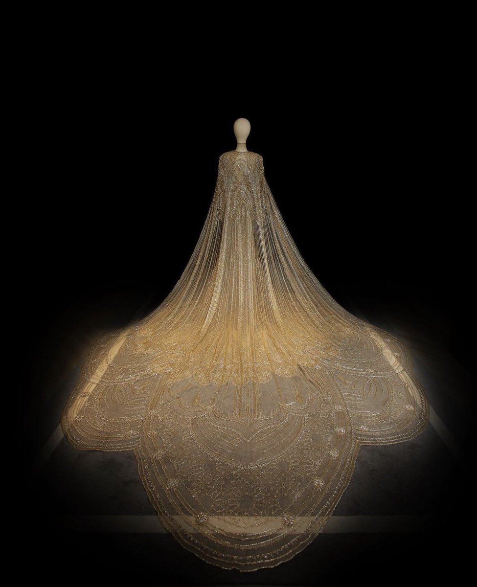 badestoutfit's tweet photo. monica ivena gold bridal gown https://t.co/Ngvn1d2bd8