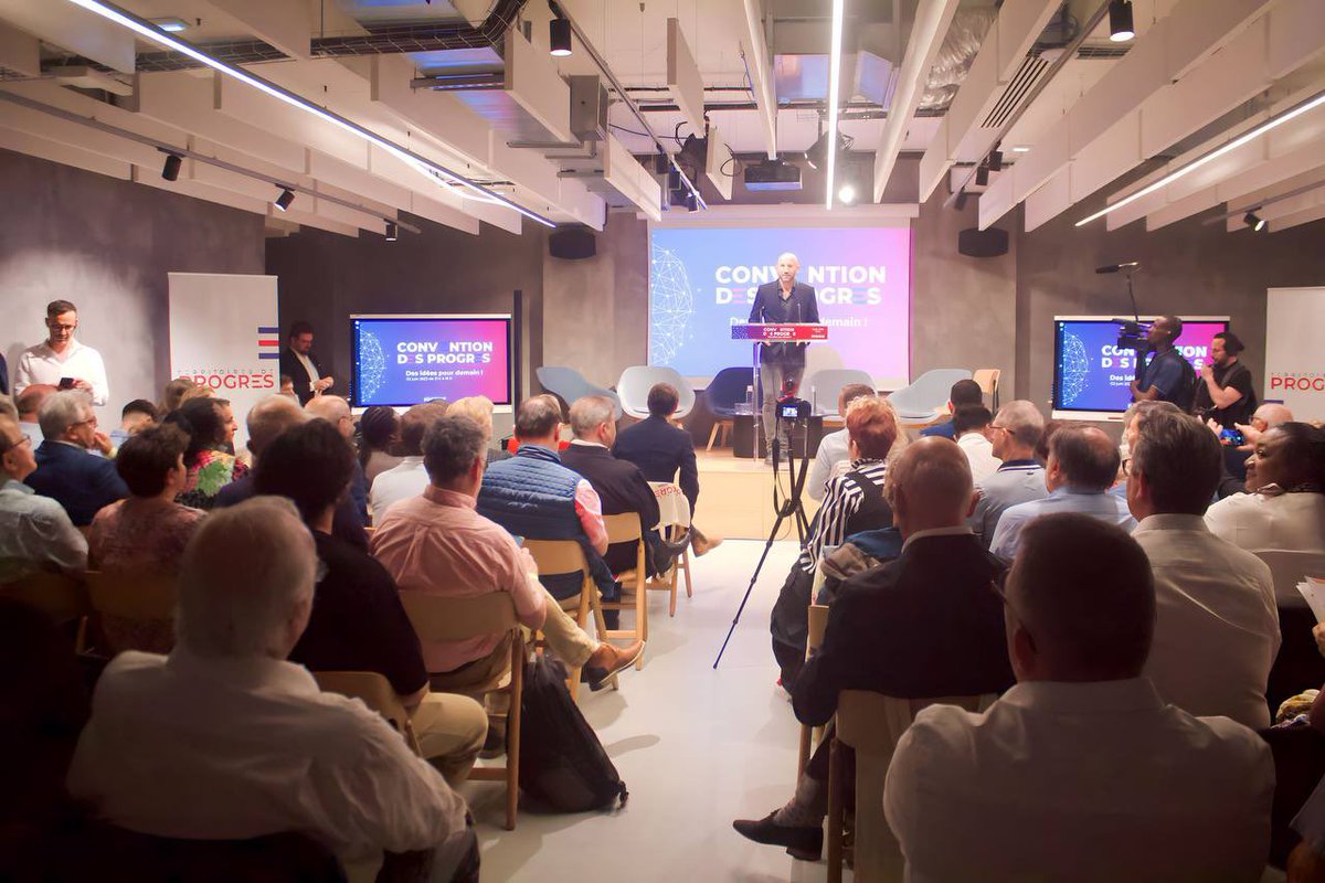 PASigelon's tweet photo. Une #ConventionDesProgres des plus intéressantes. Échanges, débats et tables rondes pour porter et proposer de nouveaux progrès.
Continuons à faire vivre cette fibre social-démocrate au sein de la majorité présidentielle 🚀 https://t.co/BIUZ4cq6Fw