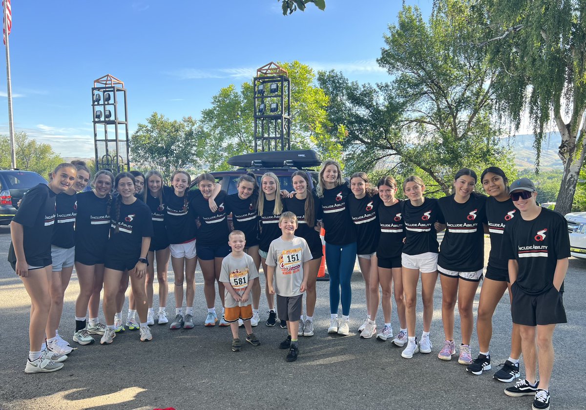 BrydgesCoach's tweet photo. Our @BraveHoops are excited to be part of the #includeability portion of the Capital Classic Kids Run today! https://t.co/Iyje1Izh2f