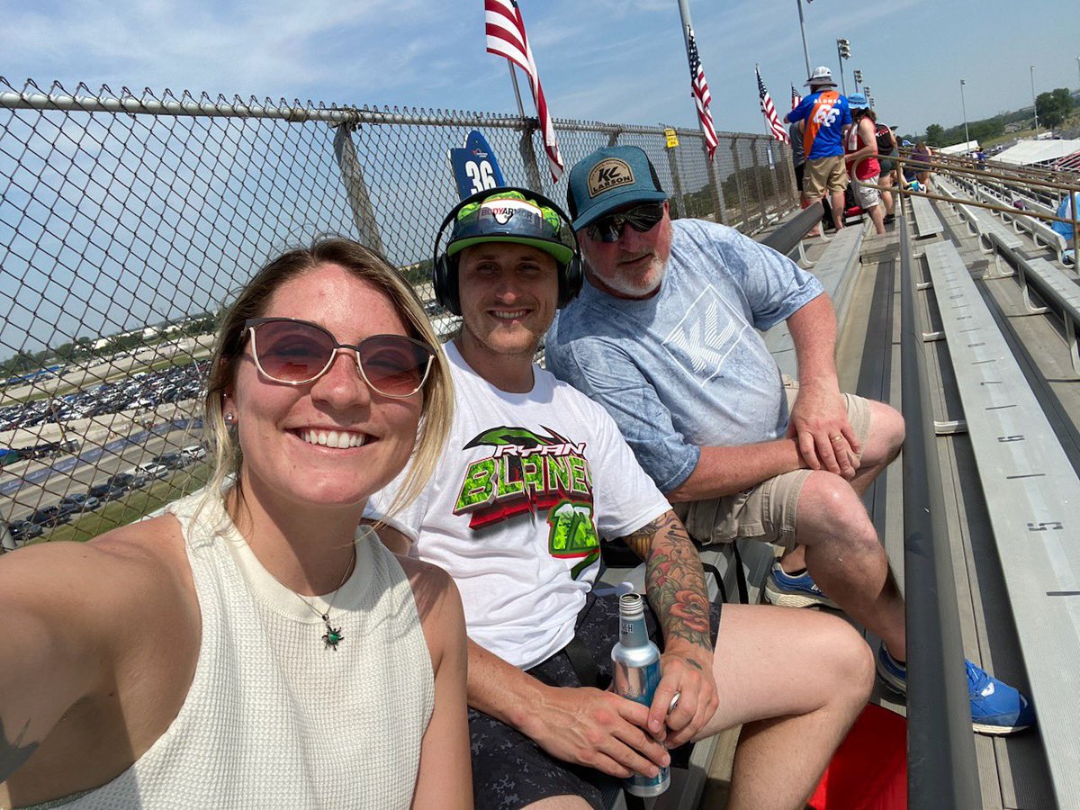 JeramyLandon's tweet photo. Tires hot! Beers cold! Blaney’s neon rocket is fast! #NASCAR https://t.co/vOyhapX237